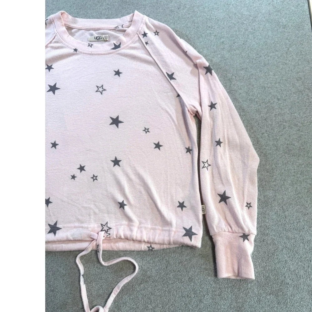 UGG Star Print Sweatshirt Women XS Light Pink Excellent‎ Drawstring Hem Raglan